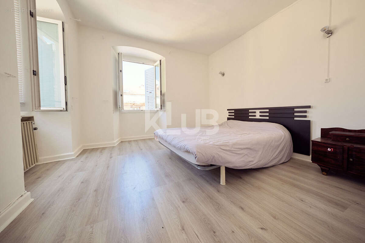 Appartement à CORTE