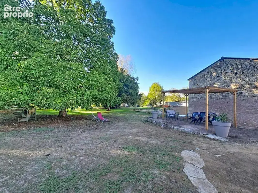 Maison 9 pièces 310 m² à vendre à Surin (79220) - photo 30