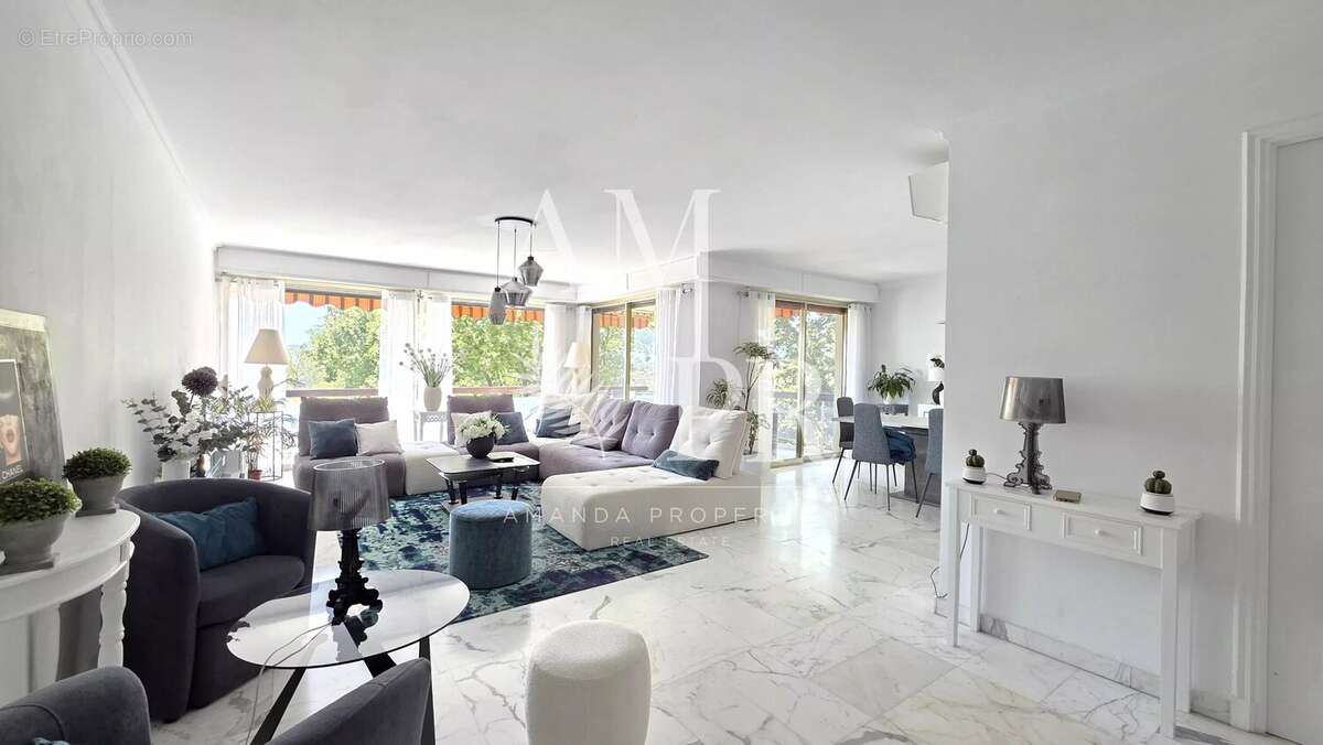 Appartement à LE CANNET