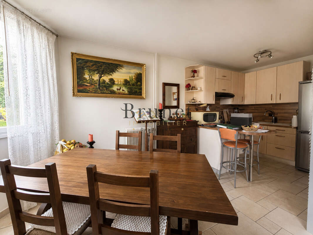 Appartement à SAINT-MAUR-DES-FOSSES