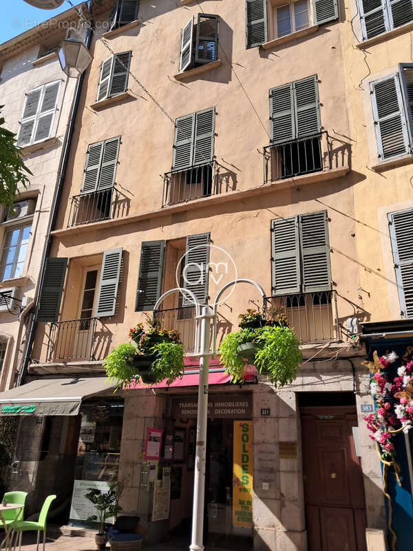 Toulon zone piétonne STUDIO rénové pour investissement locatif - photo 5