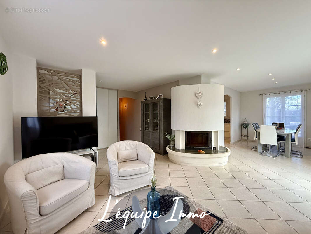 Villa t5 avec piscine et garage de 20m2 - photo 2