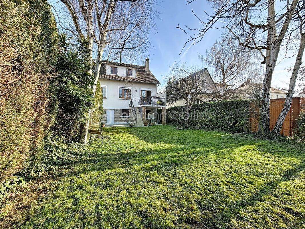 Maison familiale 11 pièces – Terrasse & jardin Ouest – 7 chambres + bureau – Garage - photo 19
