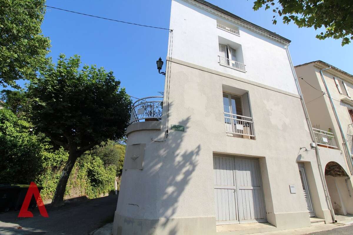 Charmante maison de village au cur de Laurens  3 chambres et terrasses - photo 2