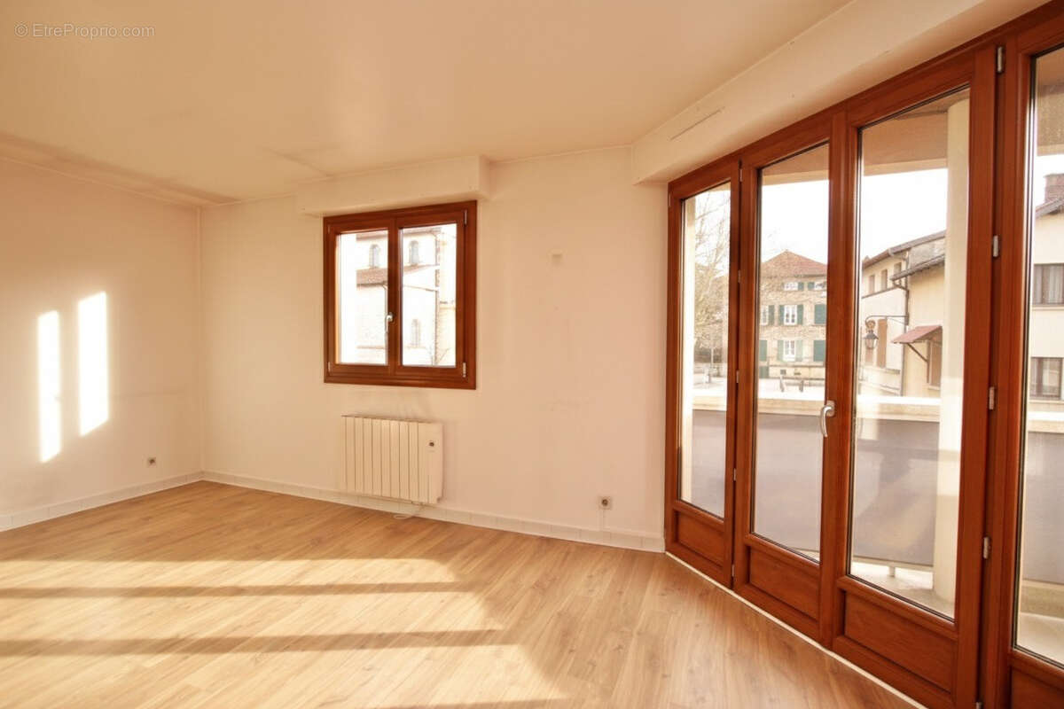 Appartement à SAINT-PIERRE-DE-CHANDIEU