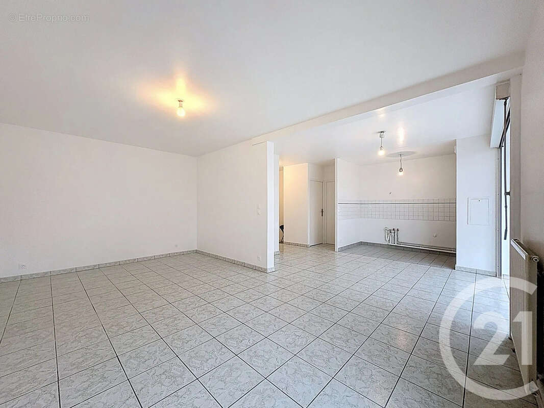 Appartement à MOISSY-CRAMAYEL