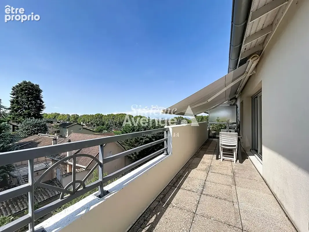 Appartement à DECINES-CHARPIEU