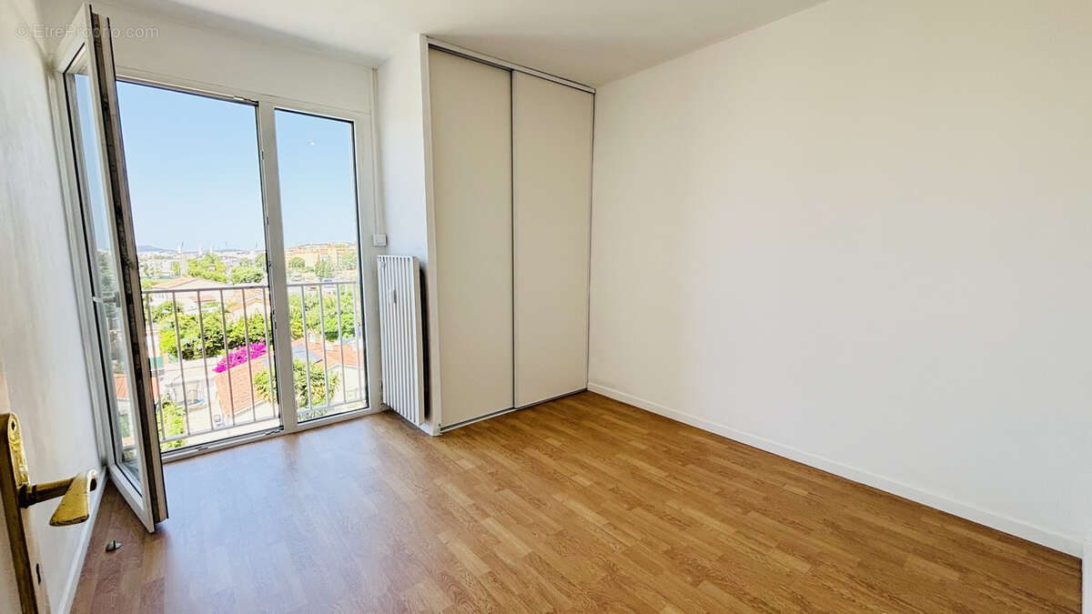 Appartement à LA VALETTE-DU-VAR