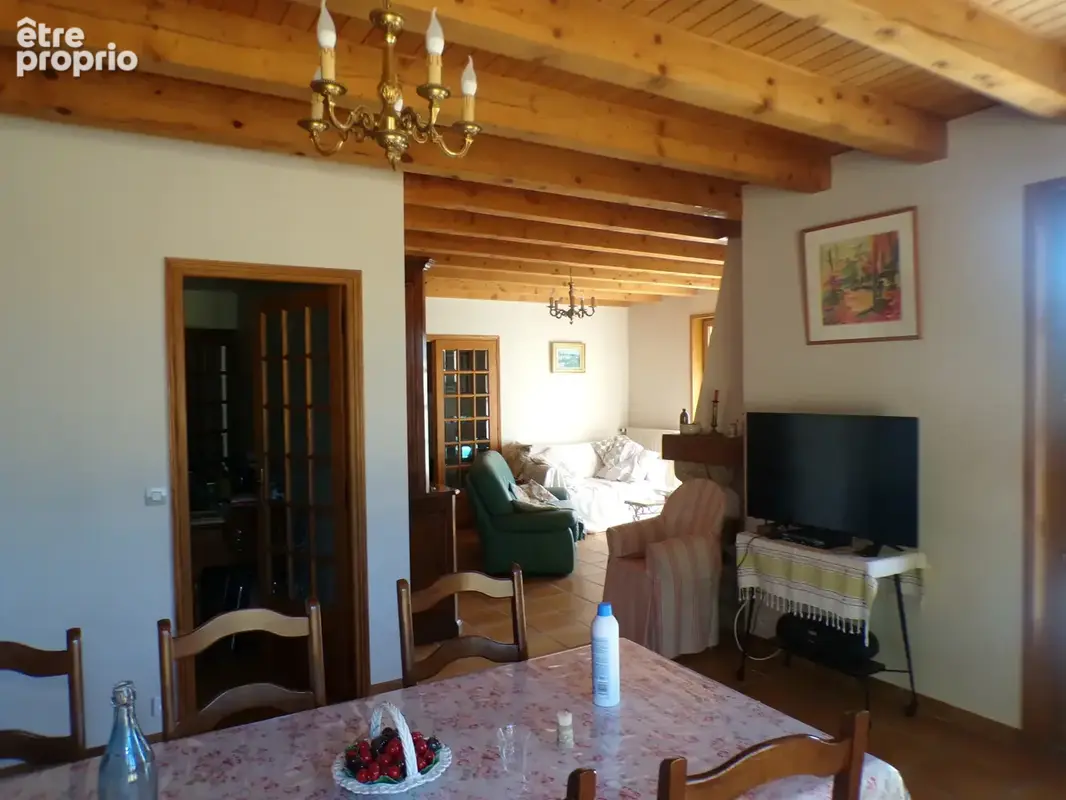 Maison avec grand terrain et vue dominante - photo 10