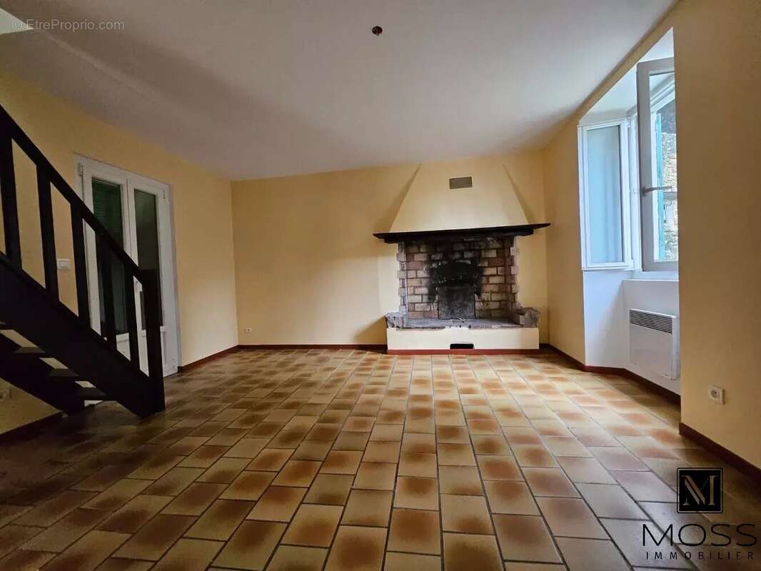 Maison à BERRE-LES-ALPES