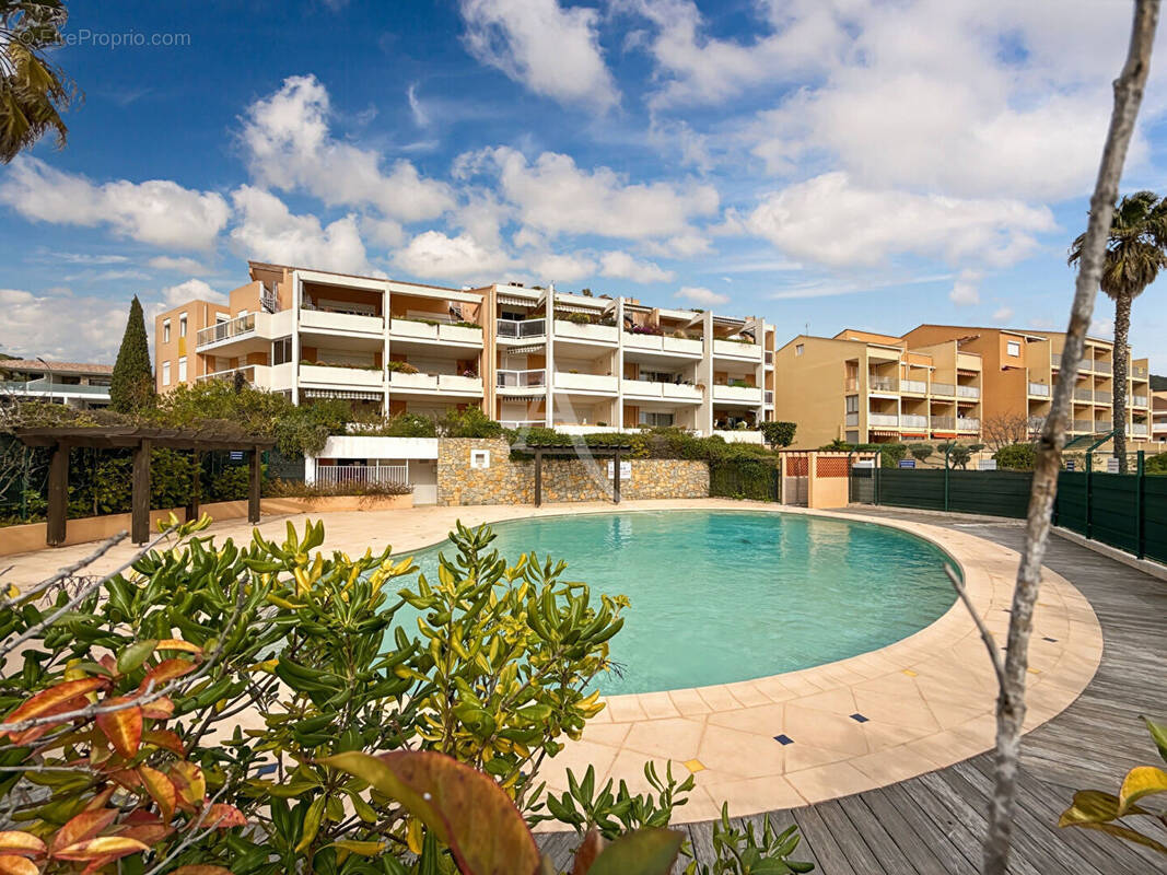 Appartement à CARQUEIRANNE