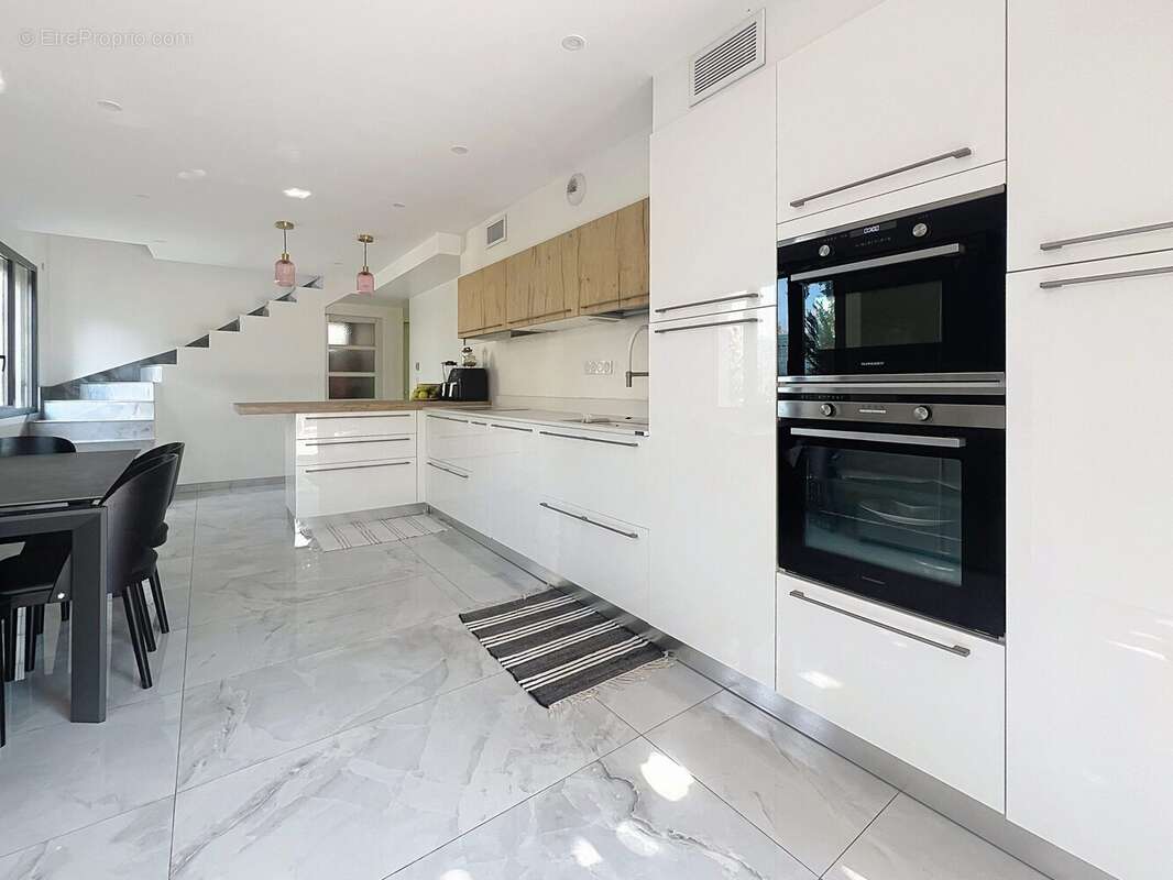 Maison à LE PONT-DE-CLAIX