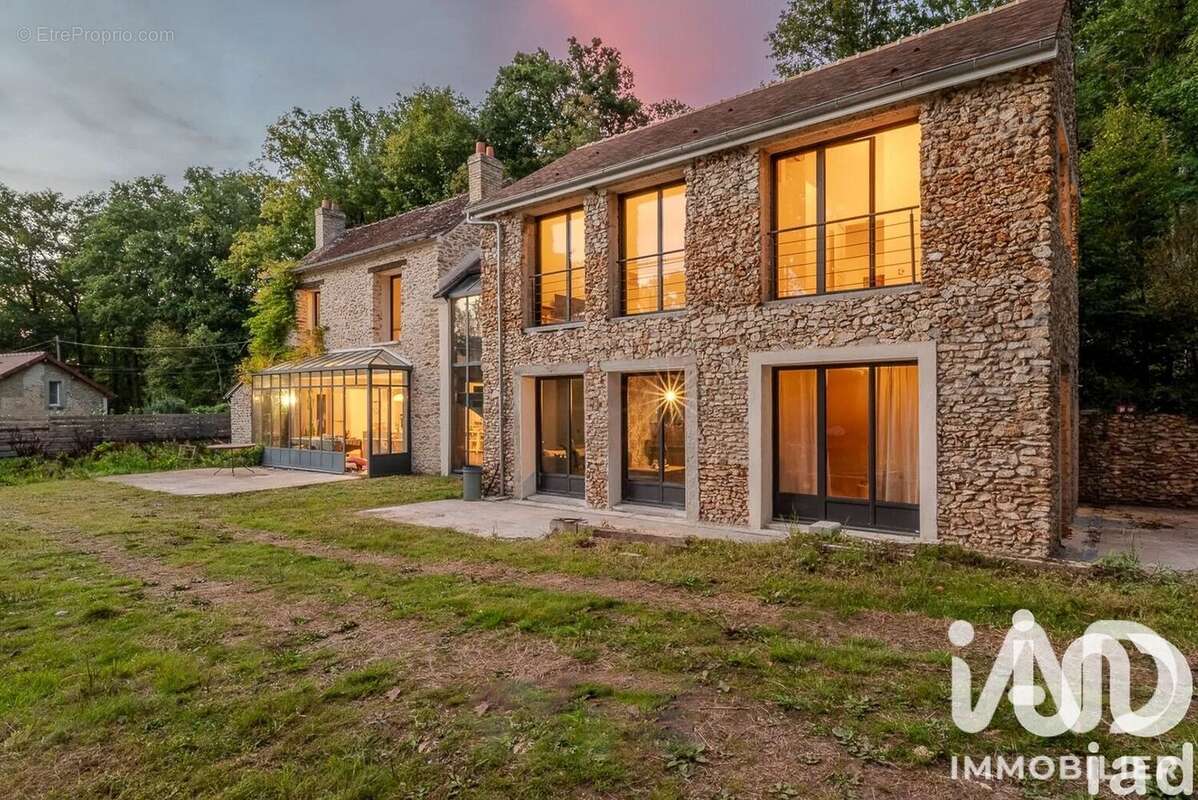 Maison 190 m² à Grosrouvre  - photo 2