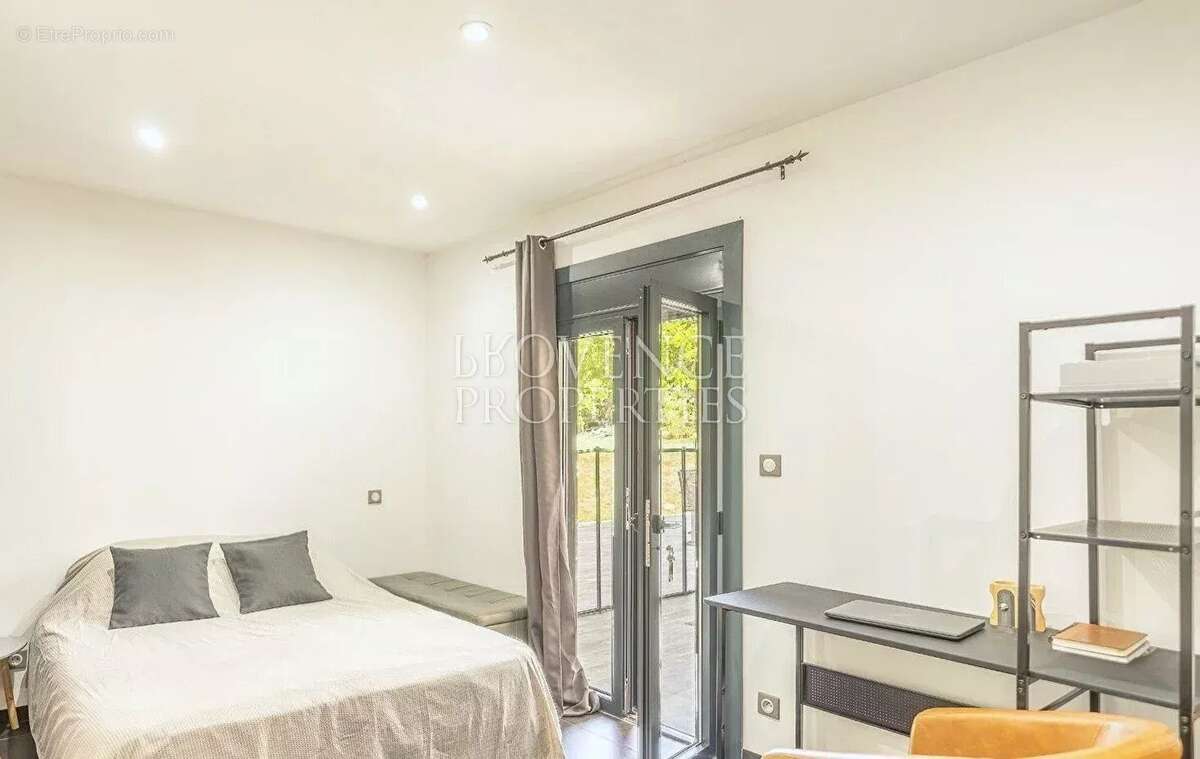 Maison à REGUSSE