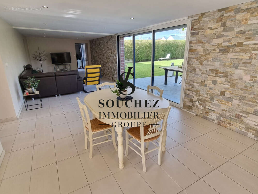 Maison à SERVINS