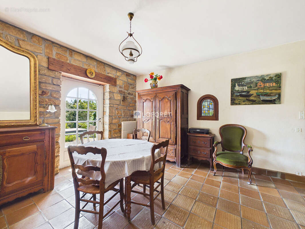Maison à COMBRIT