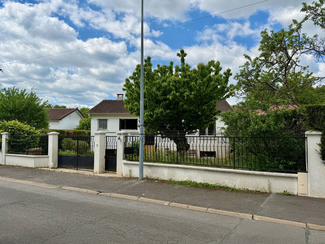 Maison à VERT-SAINT-DENIS