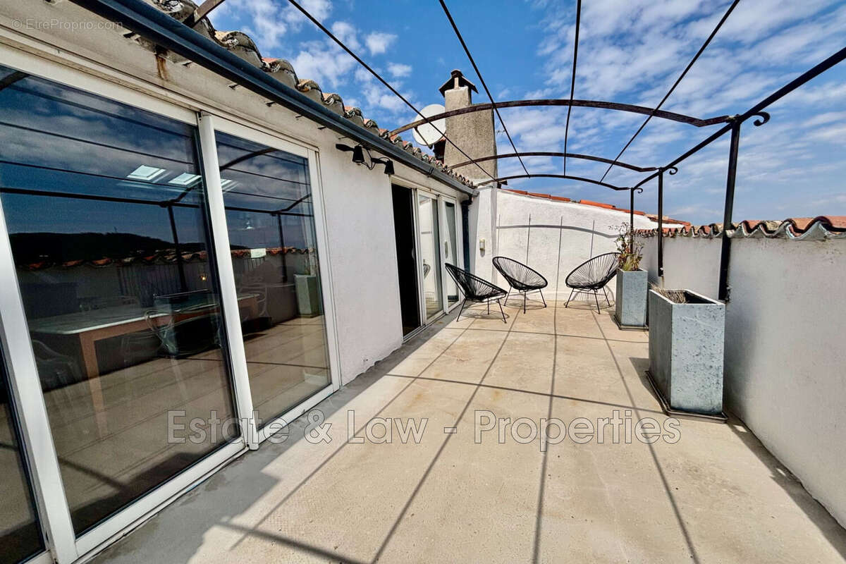 Appartement à LA GARDE-FREINET