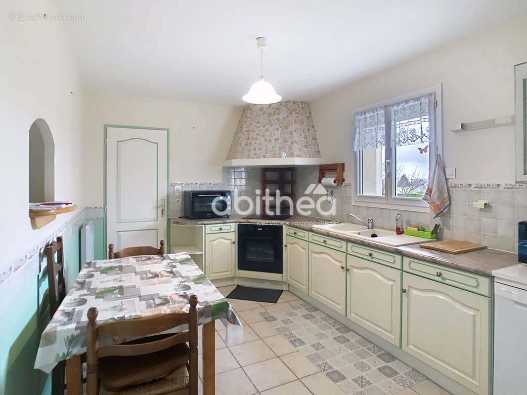Maison de plain pied de 107 m2 4 chambres à l'Isle d'Espagnac - photo 3