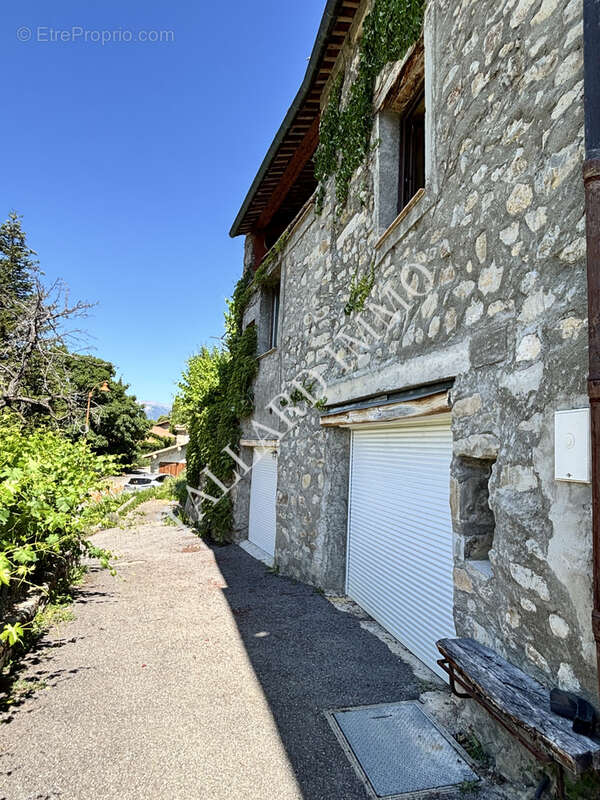 Venterol, maison 163 m2 + grages, caves et jardin. - photo 4