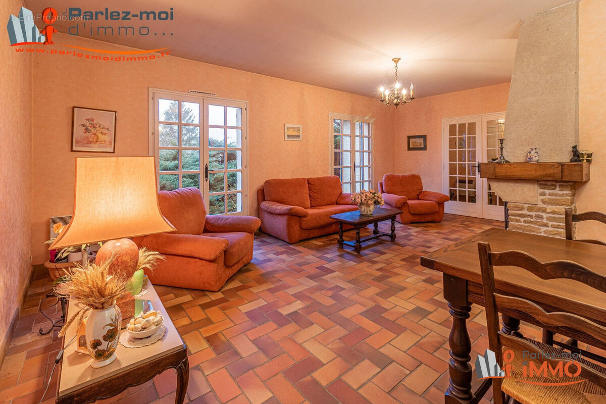 Maison à CHARBONNIERES-LES-BAINS