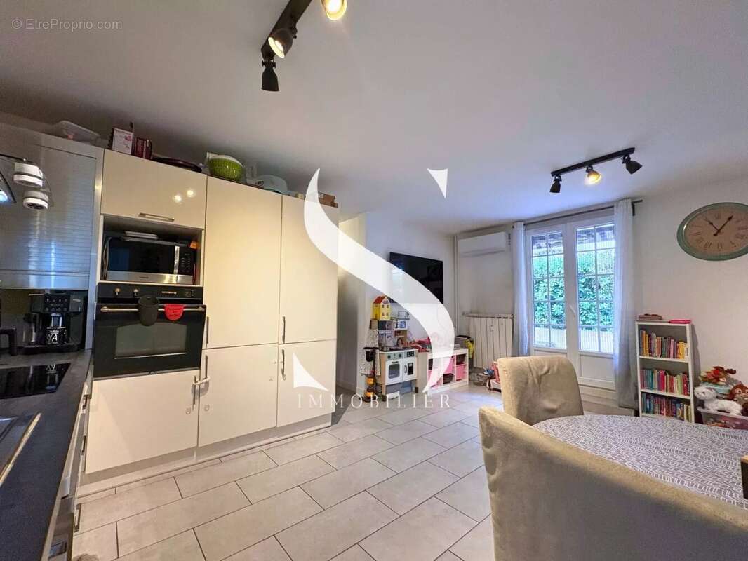 Appartement à VALLAURIS
