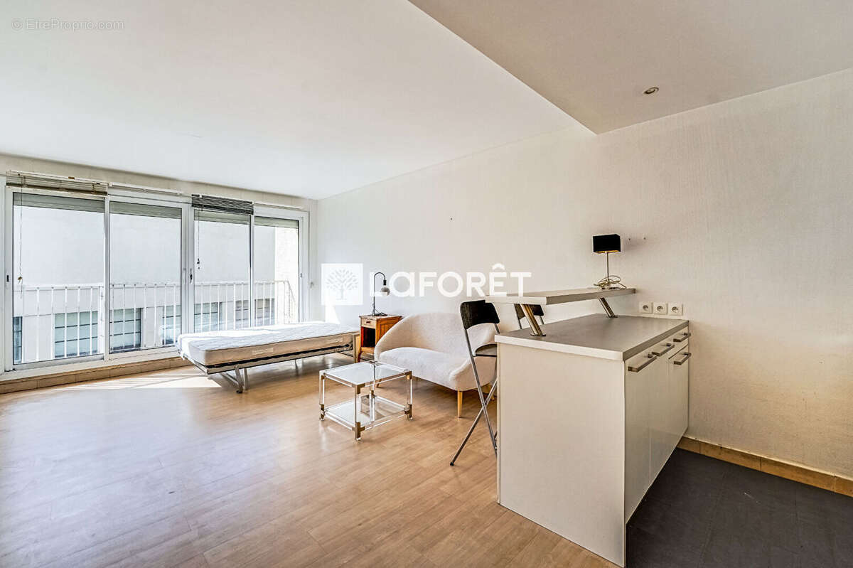 Appartement à PARIS-11E
