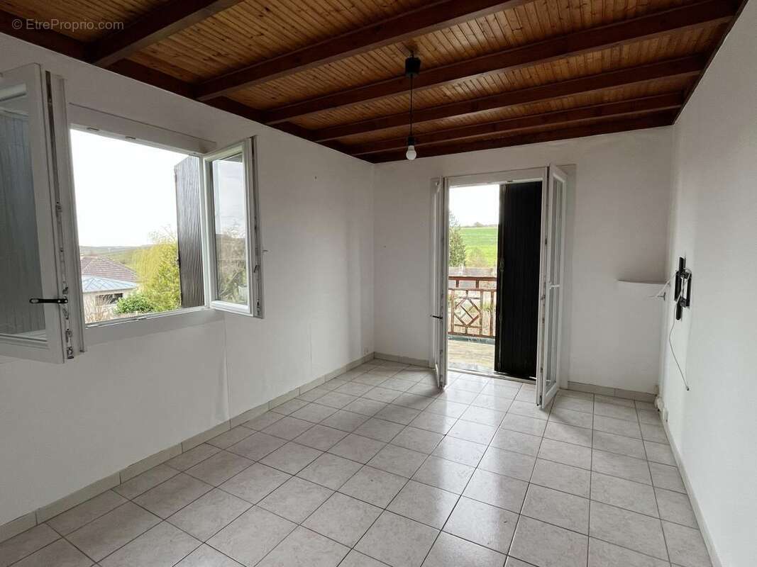 Maison à CHAMPVOISY