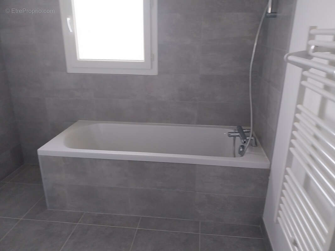 Maison à CRAS-SUR-REYSSOUZE