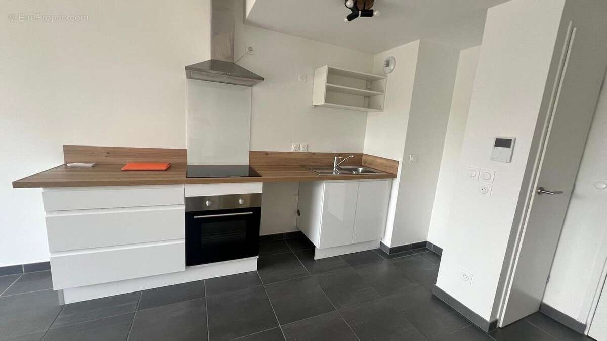 Photo 6 - Appartement à LA TOUR-DE-SALVAGNY