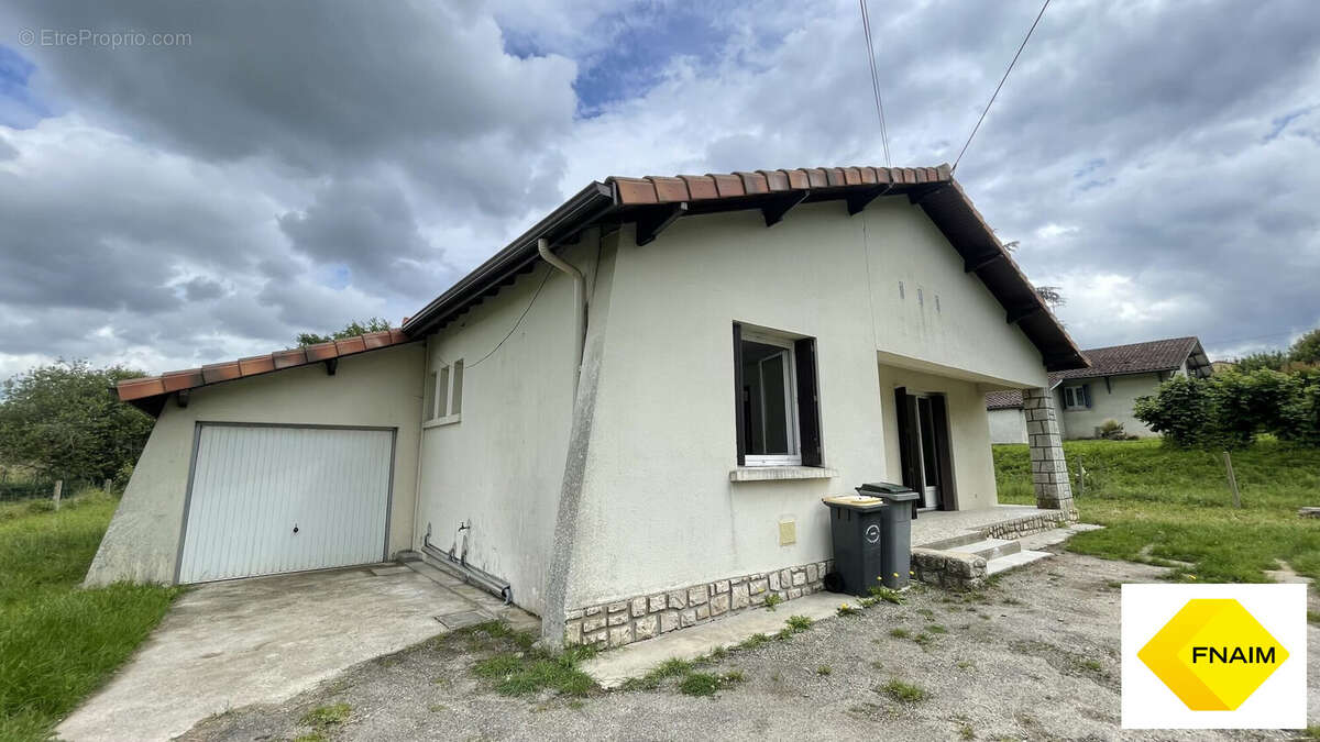 Maison à SAINTE-COLOMBE-EN-BRUILHOIS