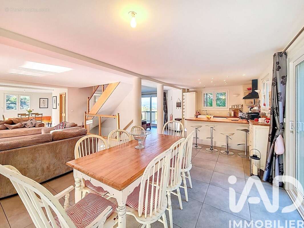 Maison 223 m² à Sevrier  - photo 5