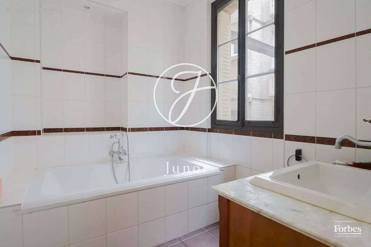 Appartement à PARIS-15E