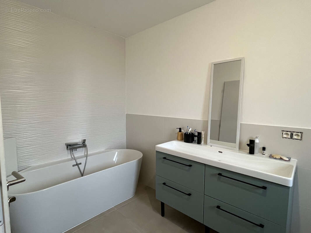 Maison à SAINT-VALLIER-DE-THIEY