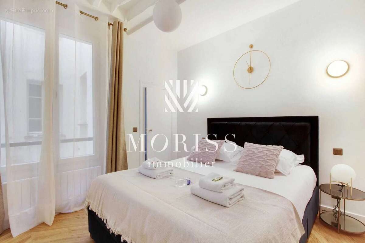 Appartement à PARIS-1E