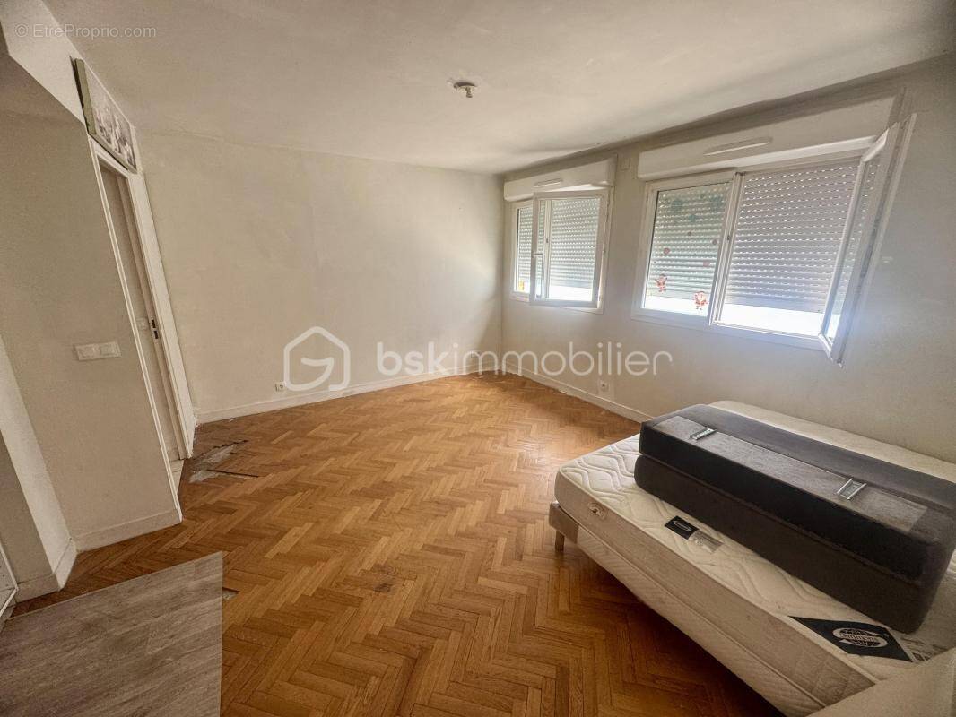 Appartement à LES LILAS