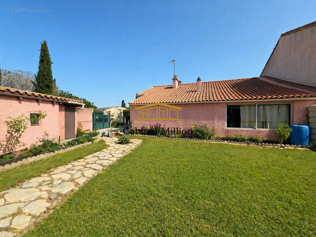 Maison à VIC-LA-GARDIOLE
