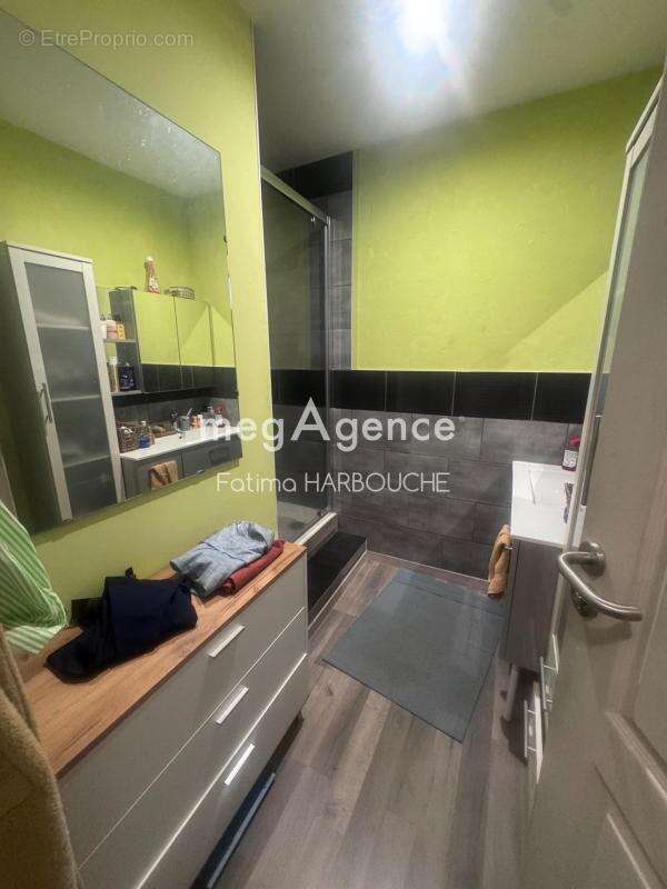 Ensemble de deux appartements côte à côte avec garage, parkings et jardin - photo 9