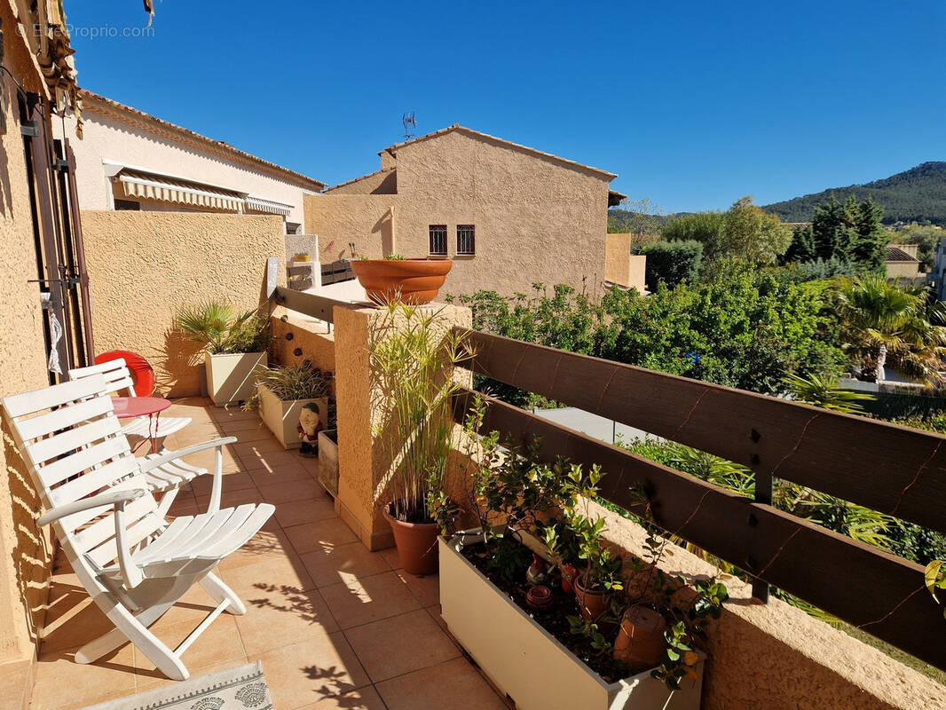 Appartement à SAINT-CYR-SUR-MER