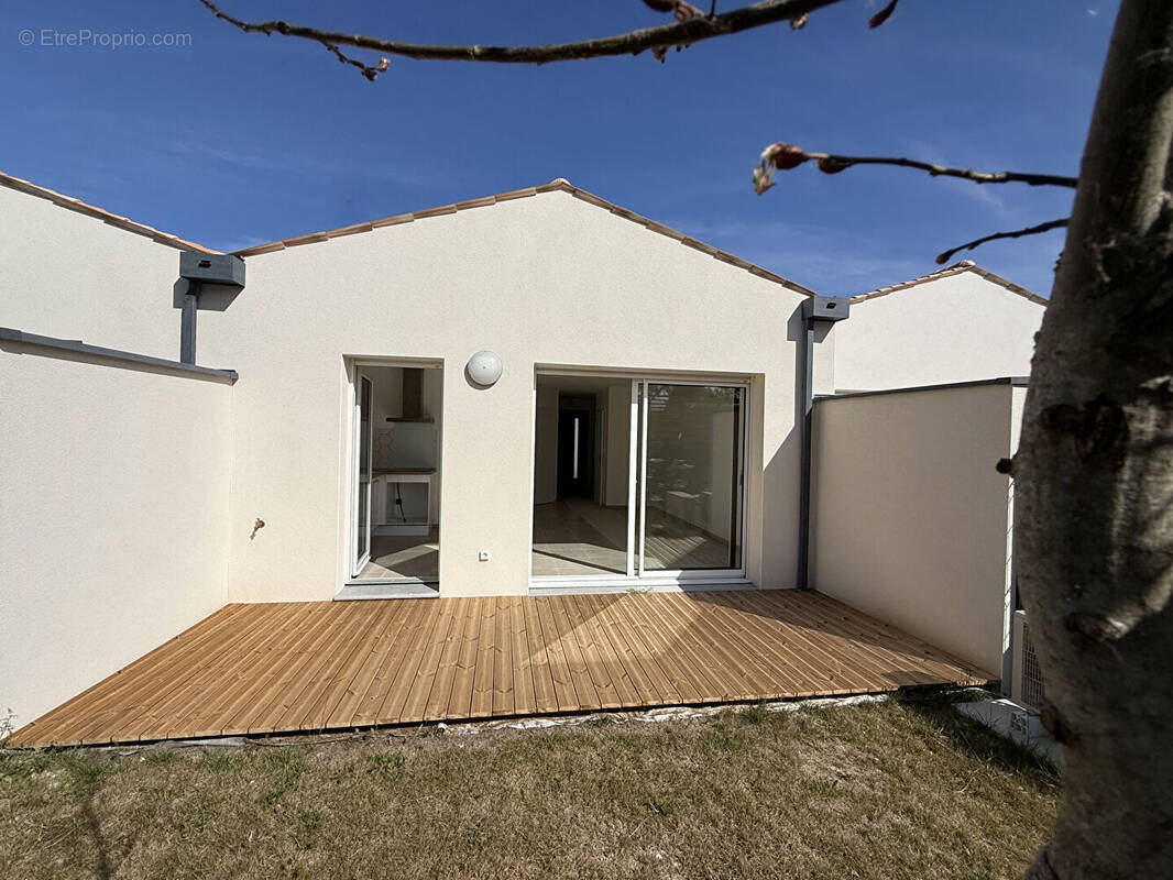 Maison à VAUX-SUR-MER