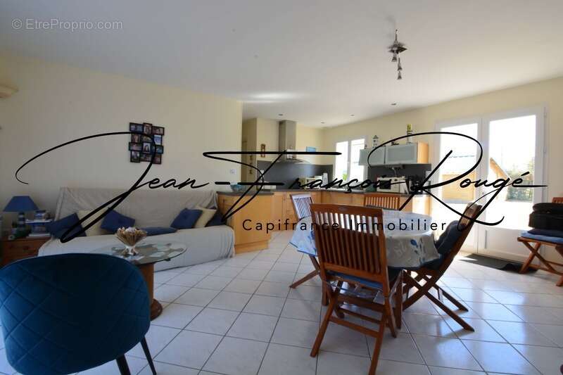 Maison à SAINT-GERMAIN-SUR-AY