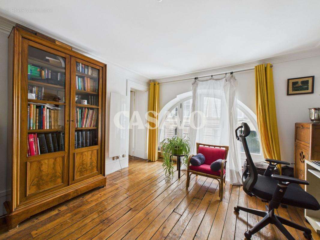 Appartement à PARIS-3E