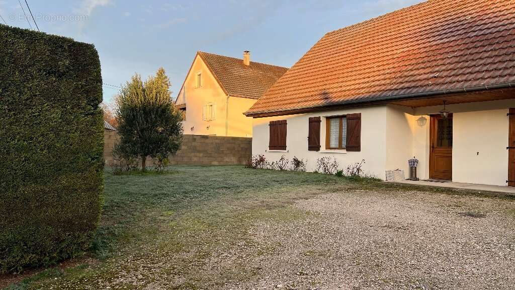 Maison à LADOIX-SERRIGNY