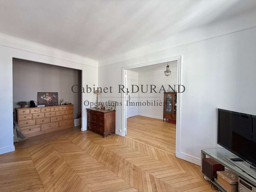 Appartement à LA GARENNE-COLOMBES