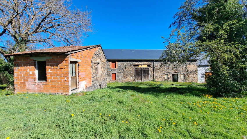 Maison à CHAPDES-BEAUFORT