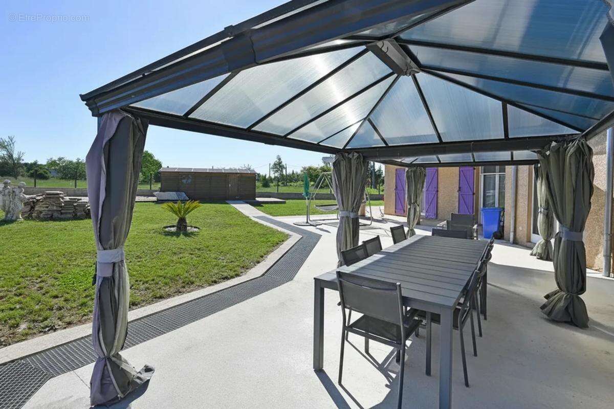 Maison de 5 pièces de 119 m² à Saint-Remèze - photo 3