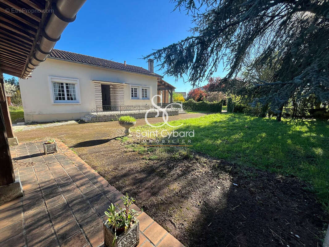 Maison à SAINT-YRIEIX-SUR-CHARENTE