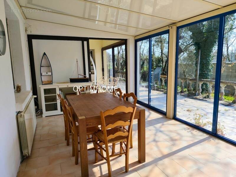 Maison à SAINT-LAURENT-DE-LA-PREE