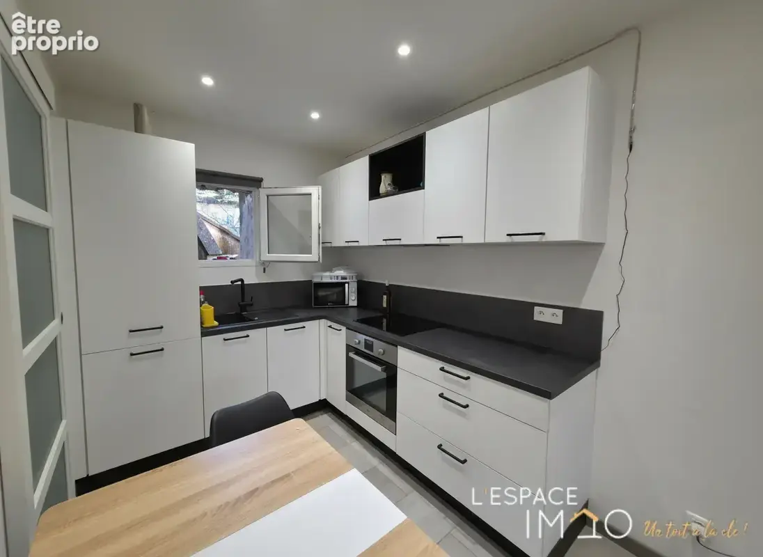 Studio rénové au coeur de Maubec village - photo 2