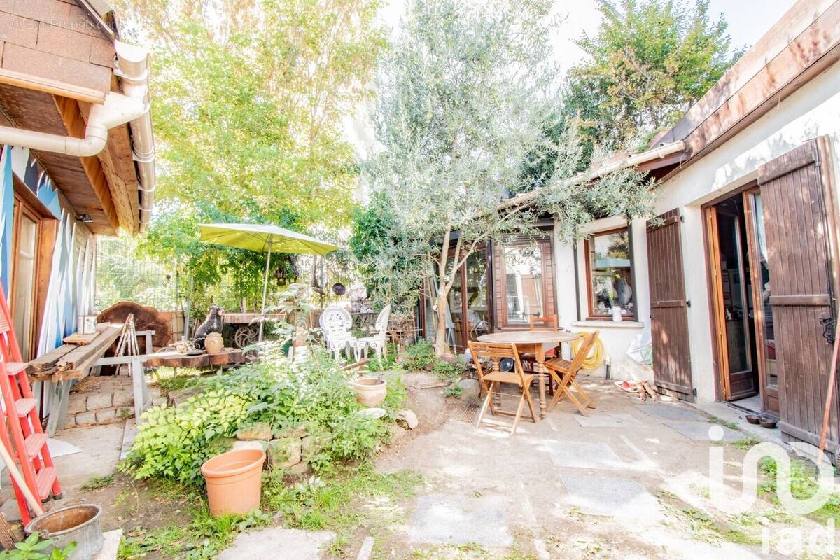 Photo 1 - Maison à GENTILLY